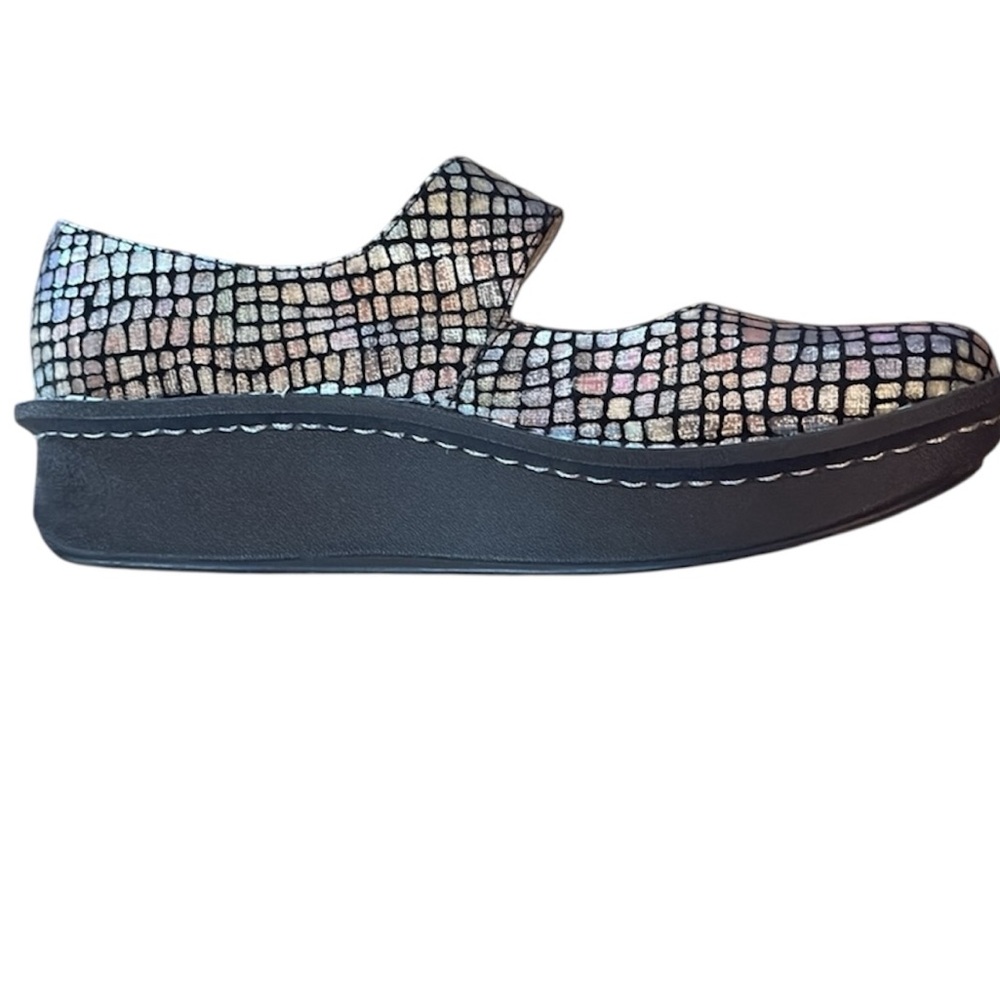 Alegria Irrdescent Mary Jane Clog, EUC, Size 39 - Picture 4 of 6